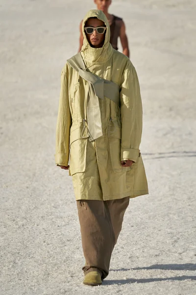 Look 32